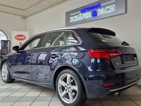 Gebraucht Audi A3 Sport 116 PS (85 kW) 2018 Blau Limousine