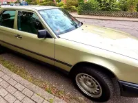 Gebraucht Mercedes 250 90 PS (66 kW) 1986 Gold Limousine