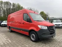 Używany Mercedes Sprinter 143 KM (105 kW) 2021 Czerwony Van