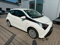 Gebraucht Toyota Aygo X-play 72 PS (52 kW) 2018 Weiß Kleinwagen