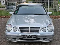 Używany Mercedes E220 143 KM (105 kW) 2001 Srebrny Sedan/Limuzyna