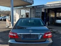 Gebraucht Mercedes E250 204 PS (150 kW) 2011 Grau Limousine
