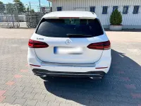 Gebraucht Mercedes B200 163 PS (119 kW) 2019 Weiß Kleinwagen