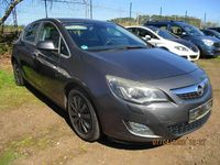 Używany Opel Astra Design Edition 95 KM (69 kW) 2010 Szary Sedan/Limuzyna
