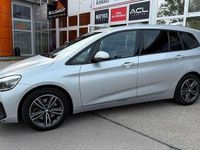 Gebraucht BMW 220 Sport Line 190 PS (139 kW) 2018 Glaciersilber Van / Kleinbus