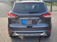 Gebraucht Ford Kuga Individual 179 PS (131 kW) 2016 Grau SUV