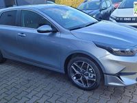 Neu Kia Ceed Gold 140 PS (102 kW) 2025 Lunar silber Kleinwagen