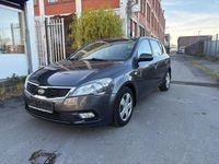 Gebraucht Kia Ceed 90 PS (66 kW) 2010 Grau Kleinwagen