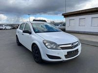 Gebraucht Opel Astra 110 PS (80 kW) 2009 Schneeweiss/olympic/summit whi Limousine