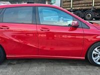 Gebraucht Mercedes B180 122 PS (89 kW) 2012 Rot Van / Kleinbus