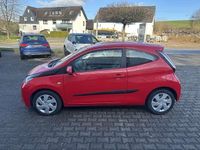 Gebraucht Toyota Aygo X-play 69 PS (50 kW) 2017 Super red 5 Kleinwagen