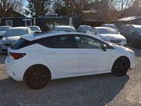 Gebraucht Opel Astra 125 PS (91 kW) 2018 Schneeweiss/olympic/summit whi Limousine