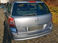 Gebraucht Opel Astra 101 PS (74 kW) 2009 Silber Kombi