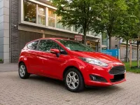 Gebraucht Ford Fiesta 80 PS (58 kW) 2014 Rot Kleinwagen