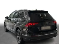 Gebraucht VW Tiguan Allspace 150 PS (110 kW) 2023 Schwarz SUV