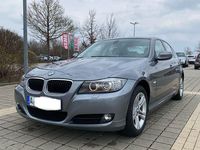Gebraucht BMW 325 218 PS (160 kW) 2009 Grau Limousine
