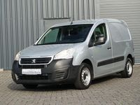 Gebraucht Peugeot Partner Premium 75 PS (55 kW) 2016 Silber Van / Kleinbus