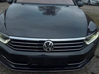 Gebraucht VW Passat Highline 190 PS (139 kW) 2019 Grau Kombi