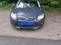 Gebraucht Ford Focus 125 PS (91 kW) 2014 Blau Kombi