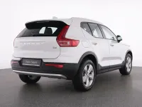 Gebraucht Volvo XC40 Core 163 PS (119 kW) 2023 Weiß crystal white / metallic SUV