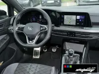Gebraucht VW Golf VIII R-line 131 PS (96 kW) 2023 Deep black perleffekt Limousine