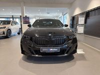 Neu BMW 540 286 PS (210 kW) 2026 Saphirschwarz metallic Limousine