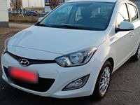 Gebraucht Hyundai i20 101 PS (74 kW) 2014 Weiß Kleinwagen