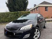 Gebraucht Opel Astra 140 PS (102 kW) 2011 Schwarz Kleinwagen