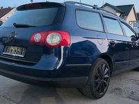 Gebraucht VW Passat 140 PS (102 kW) 2006 Blau Kombi