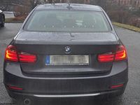 Gebraucht BMW 320 Sport Line 184 PS (135 kW) 2012 Grau Limousine