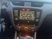 Gebraucht Skoda Octavia Joy 110 PS (80 kW) 2016 Silber Kleinwagen