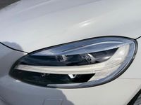 Gebraucht Volvo V40 Momentum 150 PS (110 kW) 2017 Weiß Limousine