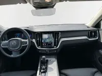 Gebraucht Volvo V60 Core 197 PS (144 kW) 2025 Schwarz Kombi
