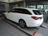 Gebraucht Mercedes C220 Avantgarde 200 PS (147 kW) 2022 Weiß Limousine