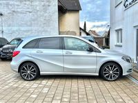 gebraucht Mercedes B250 *URBAN*NAVI*KAMERA*Bi-XENON*DISTRO+*AHK*