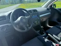 Gebraucht VW Golf VI 105 PS (77 kW) 2011 Weiß Kleinwagen