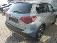 Gebraucht Suzuki Vitara Comfort 129 PS (94 kW) 2023 Galactic gray met. zcd SUV