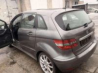 Gebraucht Mercedes B200 Sport 193 PS (141 kW) 2009 Mountaingrau  met. Van / Kleinbus