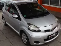 Gebraucht Toyota Aygo Cool 68 PS (50 kW) 2011 Silber Kleinwagen