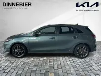 Neu Kia Ceed Platinum 140 PS (102 kW) 2025 Yucca stahlgrau metallic Kleinwagen