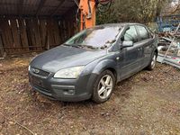 Gebraucht Ford Focus Ghia 116 PS (85 kW) 2005 Grau Limousine