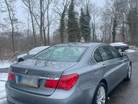 Gebraucht BMW 740 306 PS (225 kW) 2012 Grau Limousine