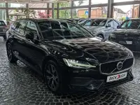 Gebraucht Volvo V60 Core 163 PS (119 kW) 2023 Schwarz Kombi