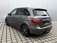 Gebraucht Mercedes B250 Urban 211 PS (155 kW) 2015 Grau Kleinwagen