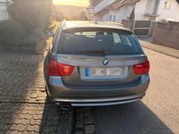 Gebraucht BMW 318 143 PS (105 kW) 2012 Grau Kombi