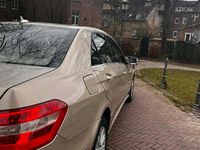 Gebraucht Mercedes E250 204 PS (150 kW) 2009 Gold Limousine