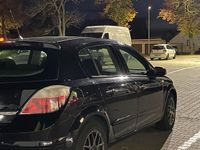 Gebraucht Opel Astra 105 PS (77 kW) 2005 Schwarz Coupé