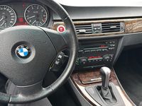Gebraucht BMW 320 150 PS (110 kW) 2005 Grau Limousine