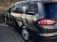 Second-hand Ford Galaxy Titanium 209 CP (153 kW) 2017 Gri Monovolum