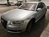 Second-hand Audi A8 450 CP (330 kW) 2005 Argintiu Berlinǎ